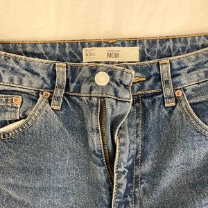Topshop MOM jean. Perfect condition. Size 28.